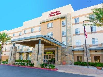 Hampton & Riverside/corona East Hotel