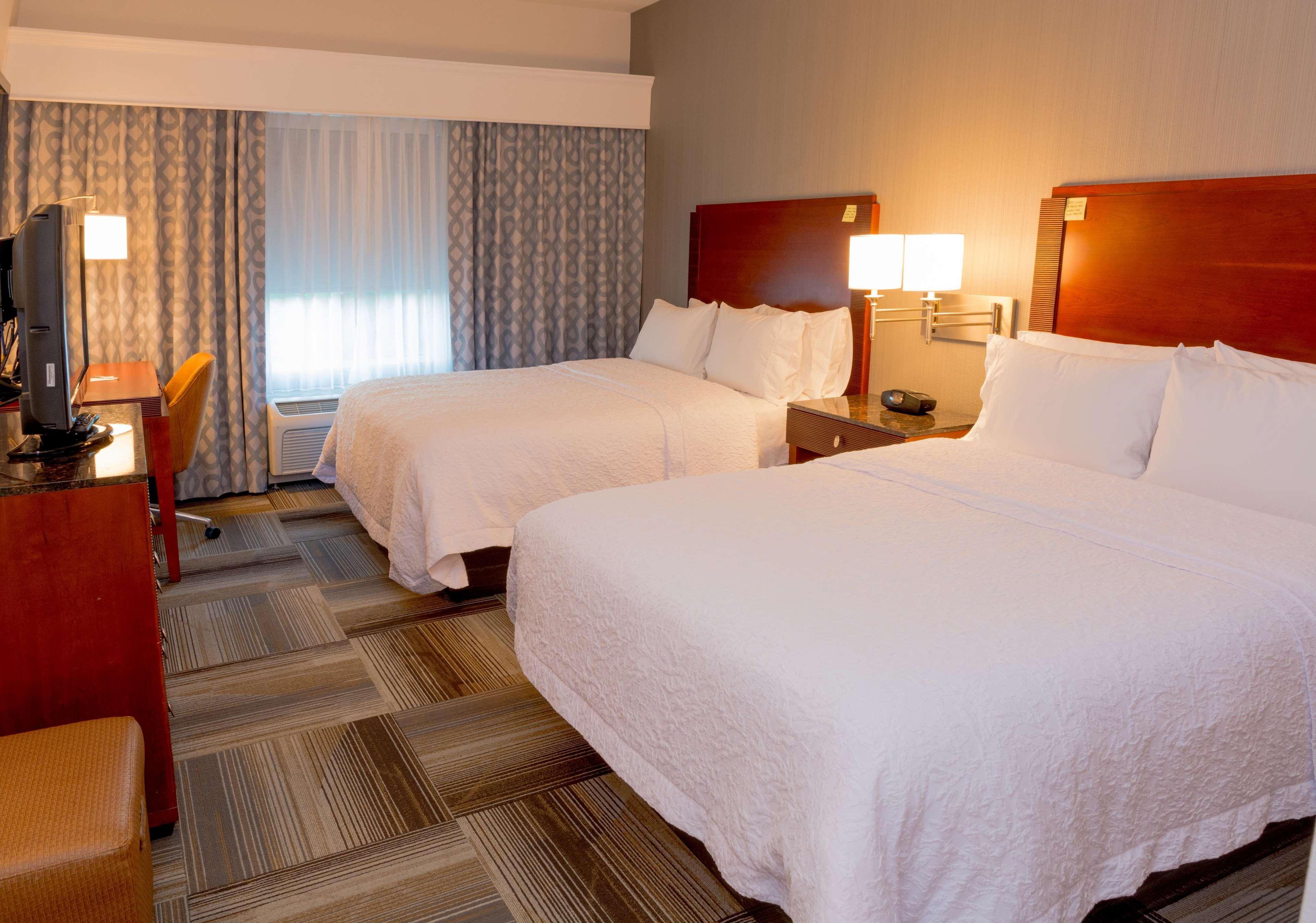 Hampton & Riverside/corona East Hotel 3*