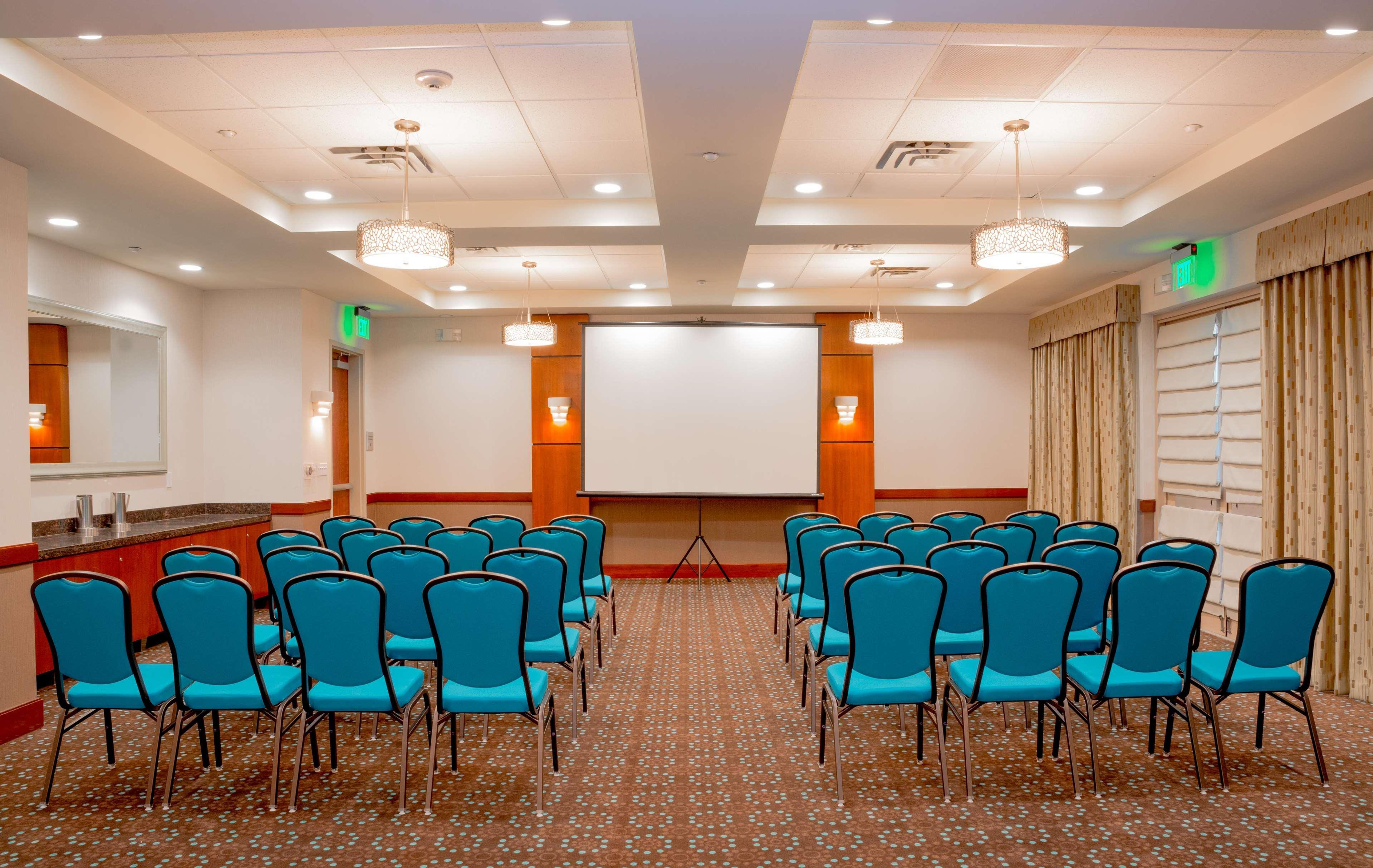 Hampton & Riverside/corona East Hotel 3*