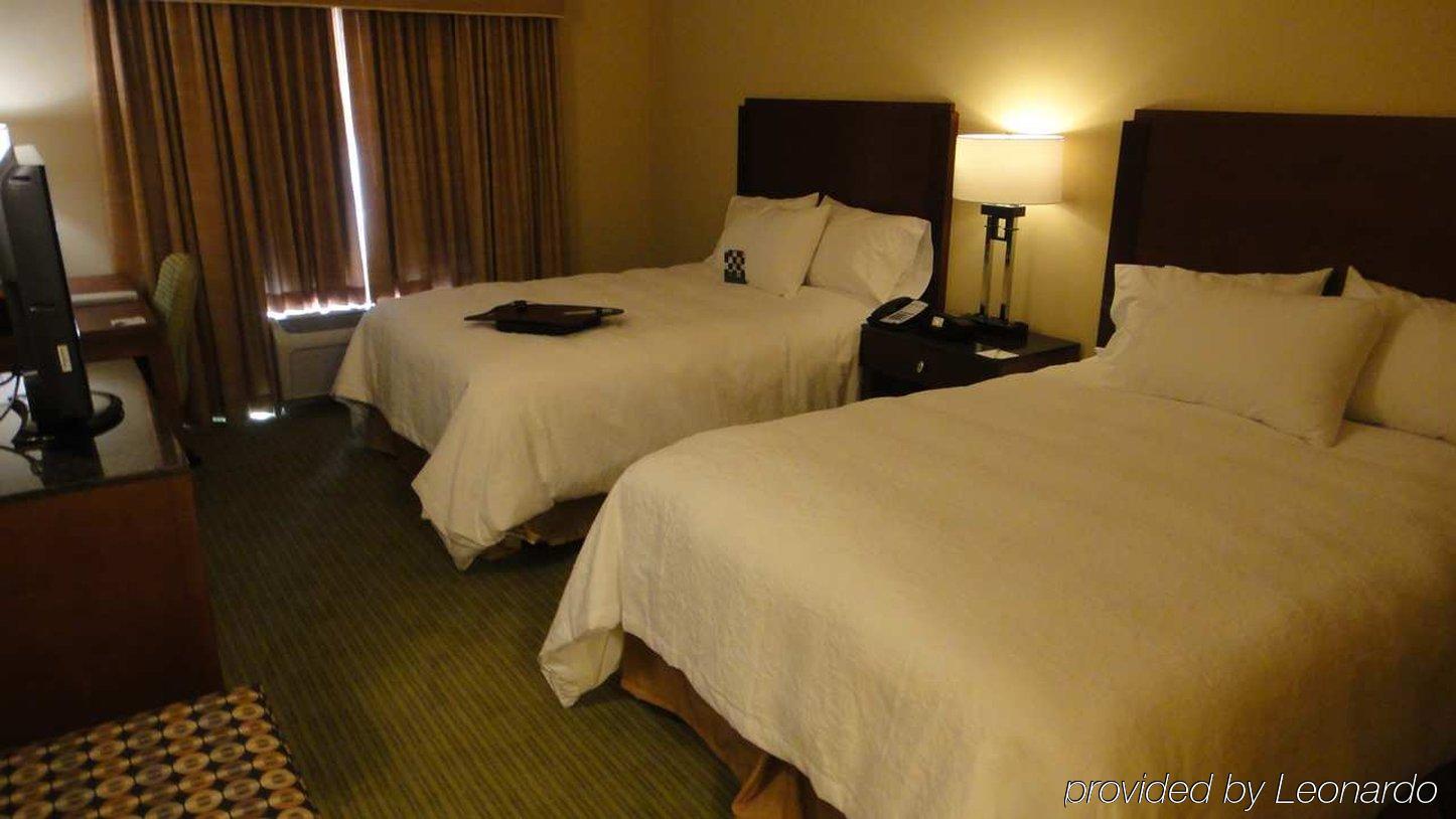 Hotel Hampton & Riverside/corona East Riverside