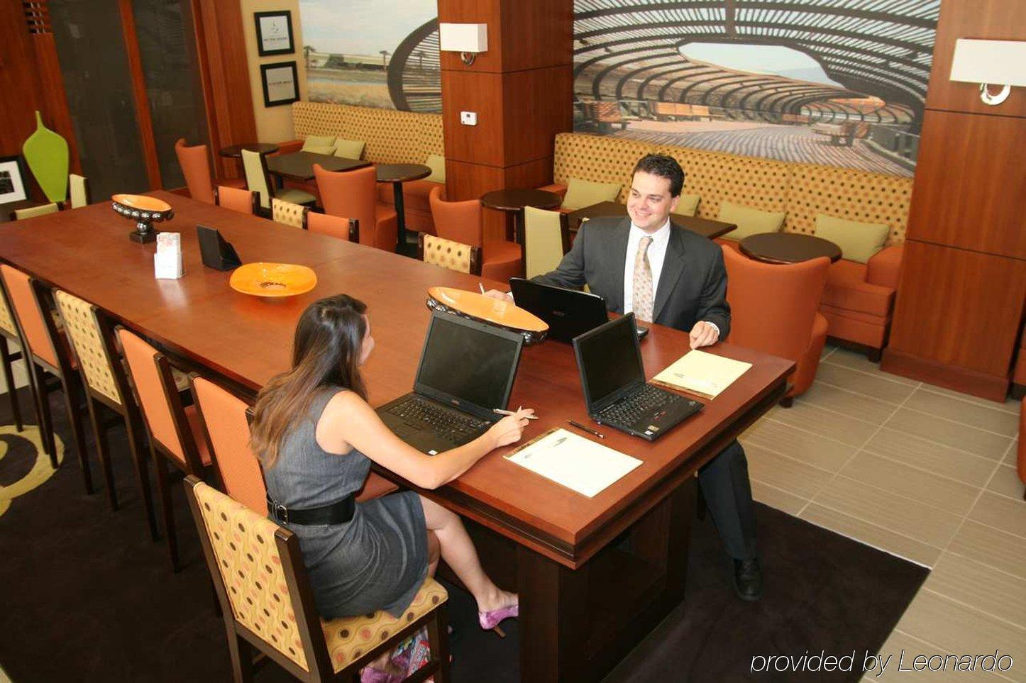 Hampton & Riverside/corona East Hotel 3*