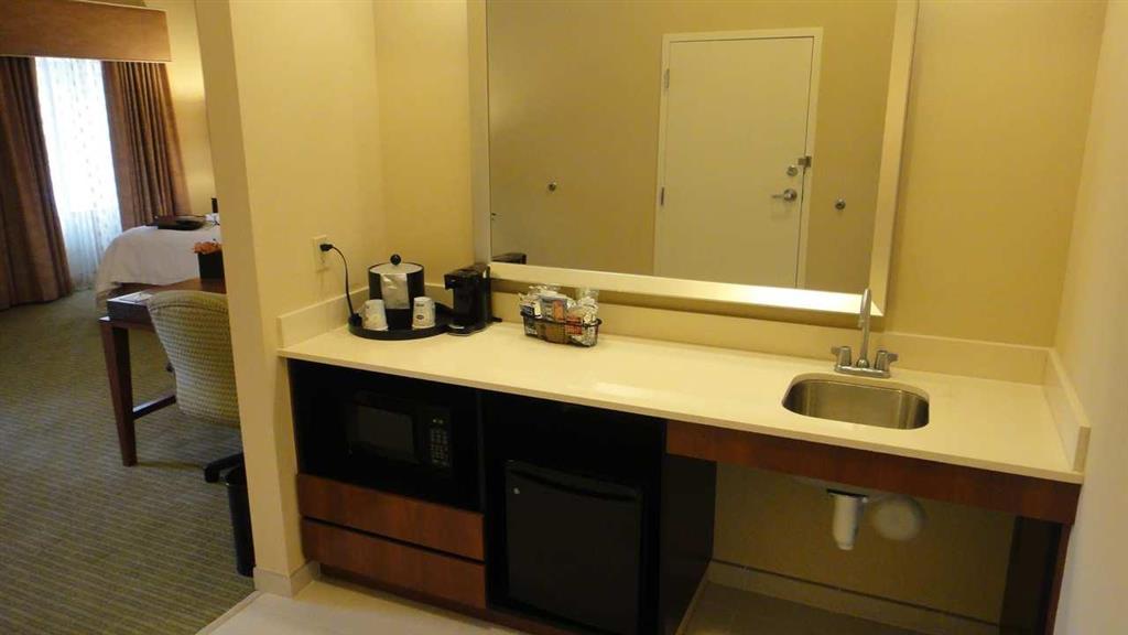 Hampton & Riverside/corona East Hotel 3*