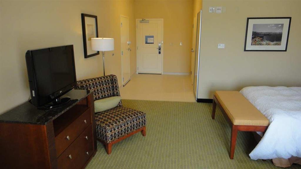 Hotel Hampton & Riverside/corona East 3*