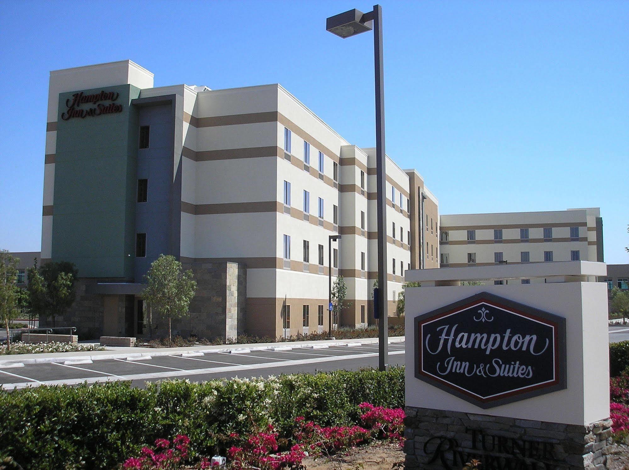 Hampton & Riverside/corona East Hotel