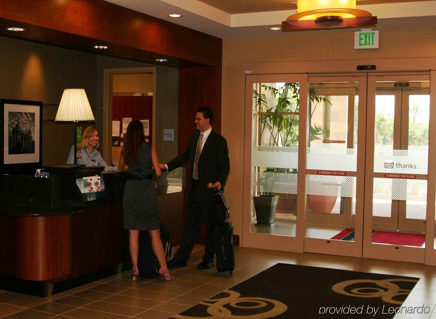 Hotel Hampton & Riverside/corona East 3*